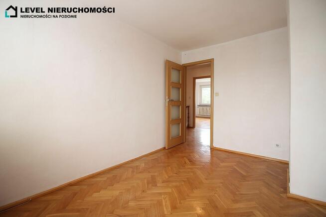 Dom w środku miasta