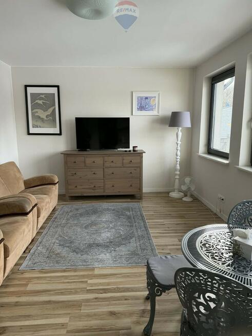 Nowoczesny budynek z magazynem,duża działka 1,1 ha