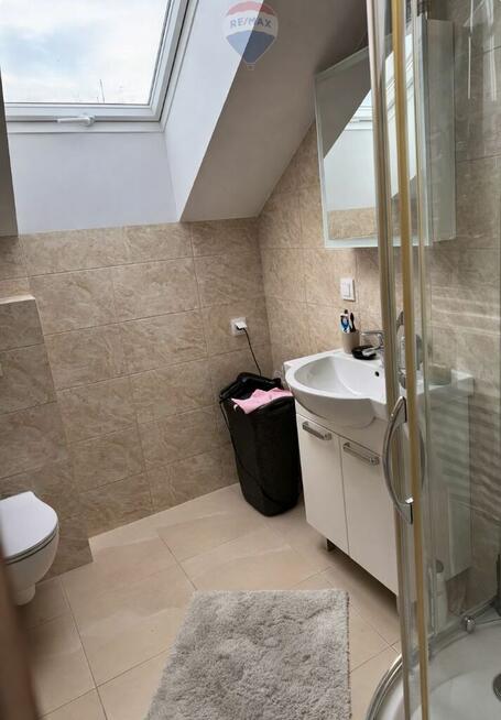 Nowoczesny budynek z magazynem,duża działka 1,1 ha