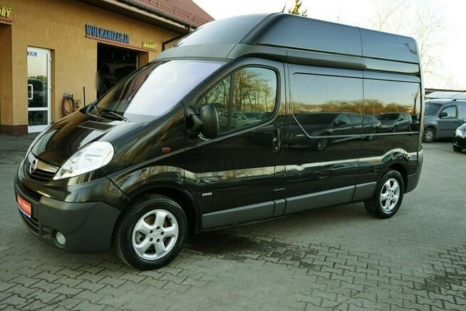 Opel Vivaro 2,5CDTI Klima, automat, 145KM, 2007r.