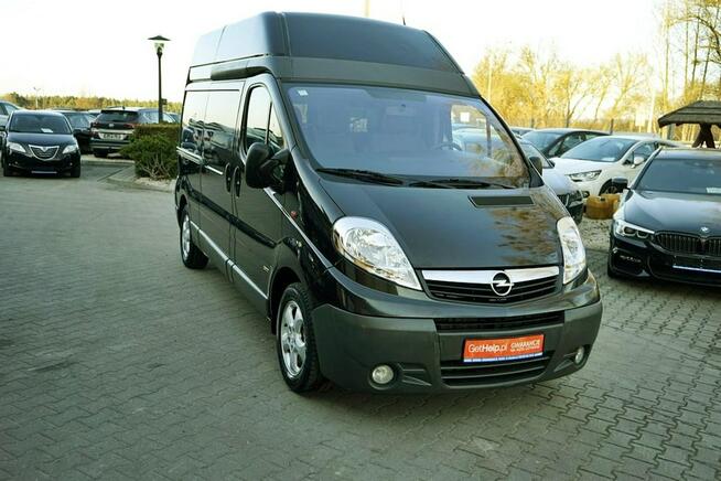 Opel Vivaro 2,5CDTI Klima, automat, 145KM, 2007r.