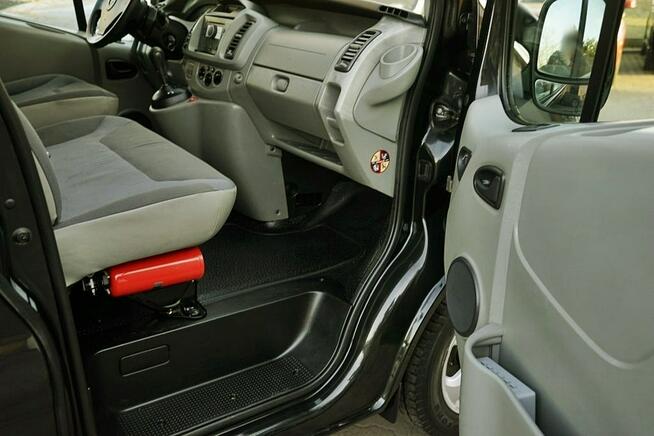 Opel Vivaro 2,5CDTI Klima, automat, 145KM, 2007r.