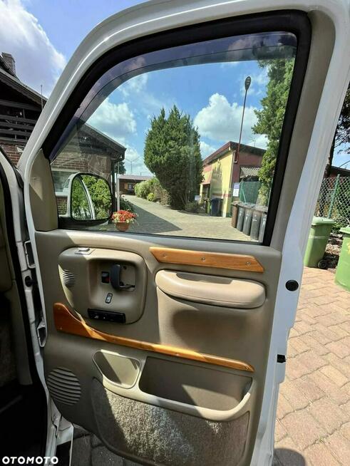 Chevrolet Express Prosto z Japonii