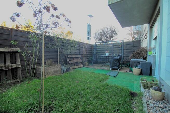 Z ogródkiem do zamieszkania 3 pokojowe Stabłowice