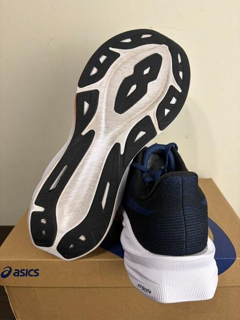 Buty do biegania Asics Dynablast 5 1011B983.400