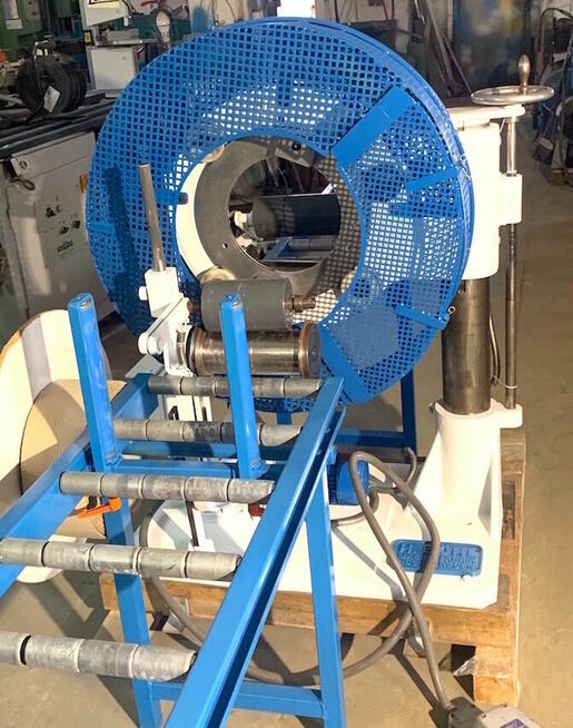 Automatyczna owijarka folią stretch do pakowania listew itp.