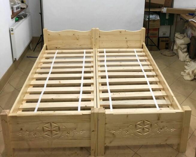 Łóżko góralskie drewniane bogato rzeźbione