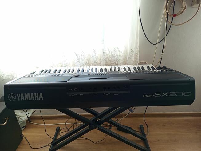 YAMAHA Psr SX 600