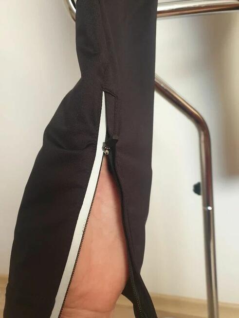 Czarne sportowe leginsy M- L