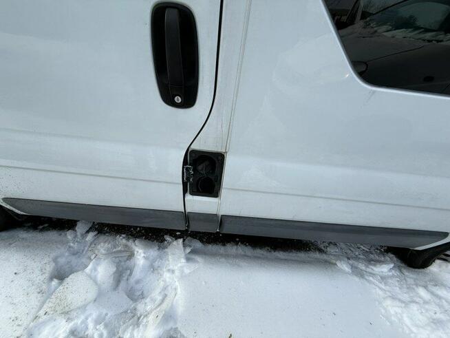 OPEL VIVARO 2005 r. WZ089FU od syndyka