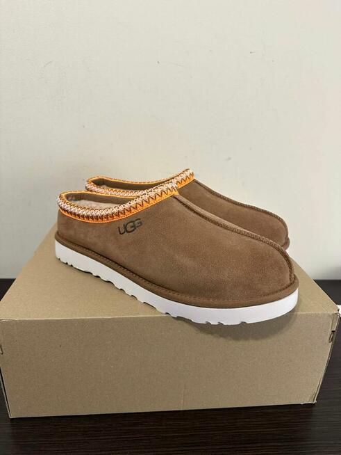 Buty/Klapki UGG Tasman 5950