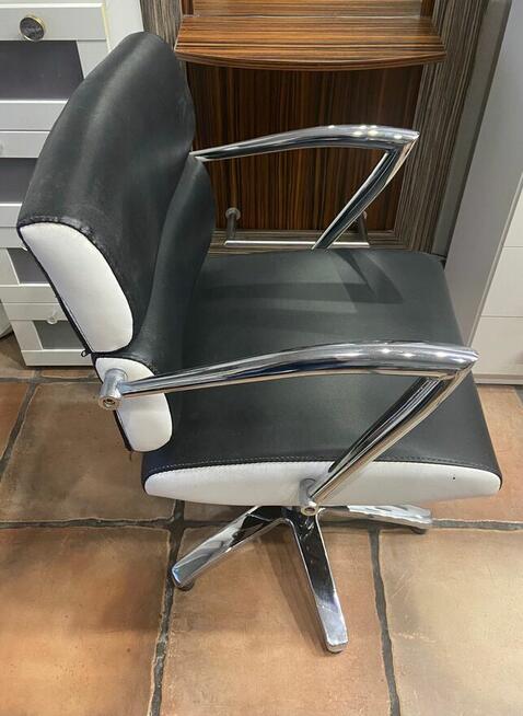 Fotel fryzjerski hydrauliczny obrotowy