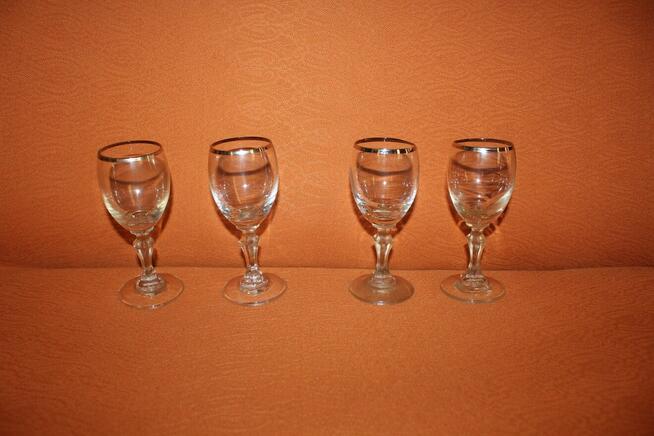 Kieliszki na nóżkach 4 sztuki PRL Stan BDB