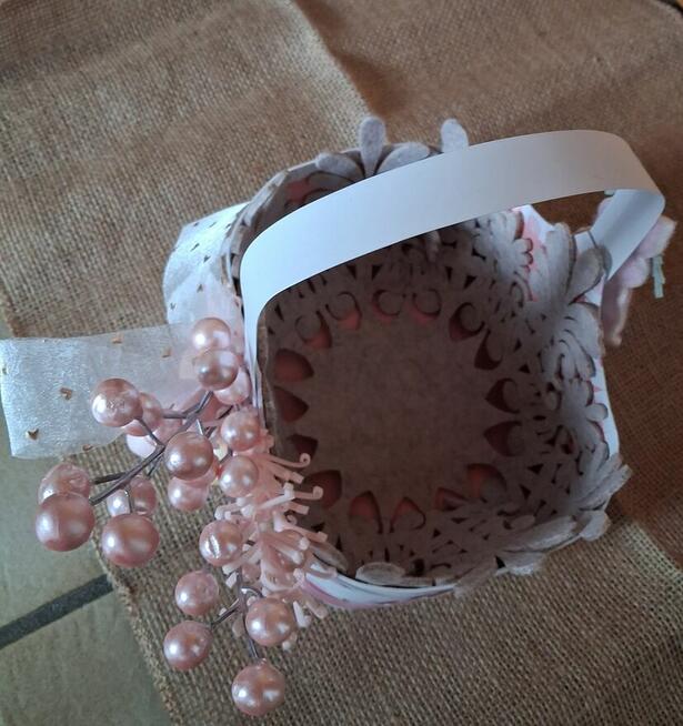 Koszyk wielkanocny, kartonowy 22 x 16 x 20 cm