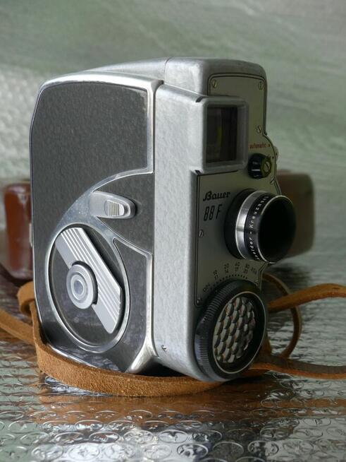 Retro kamery fimowe i aparaty fotograficzne