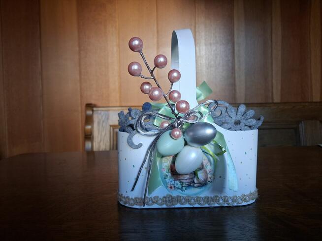 Koszyk wielkanocny kartonowy 22 x 18 x 20 cm