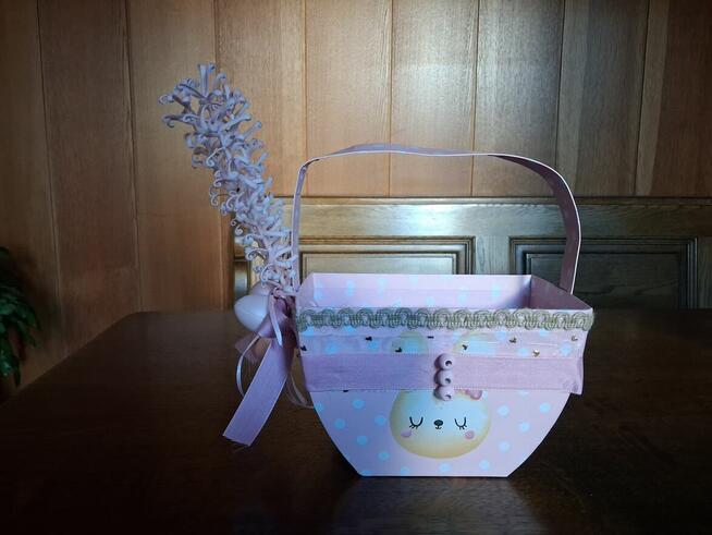 Koszyk wielkanocny kartonowy 22 x 18 x 20 cm