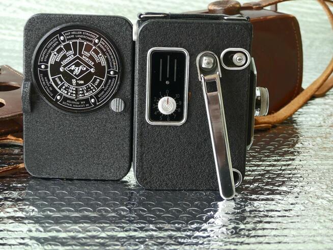 Retro kamery fimowe i aparaty fotograficzne