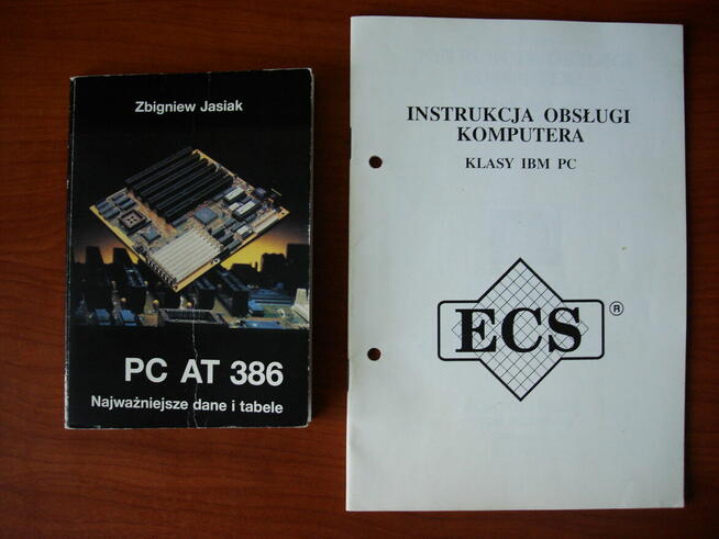 Instrukcje i płytki CD ze sterownikami do płyt głównych