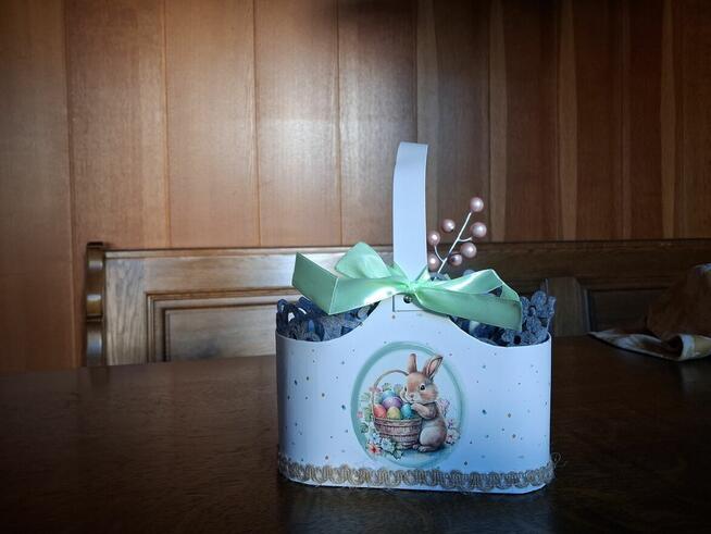 Koszyk wielkanocny kartonowy 22 x 18 x 20 cm