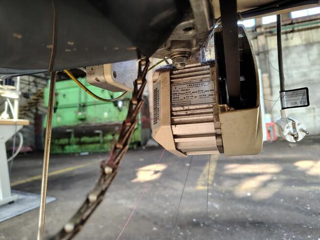 Overlock trzynitkowy JUKI MO-6704S-OE4-40H