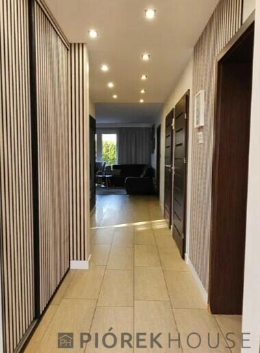 4-pokojowe mieszkanie w Markach