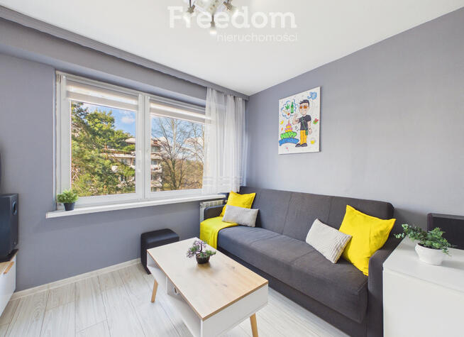 Słoneczne mieszkanie balkon i widok na góry