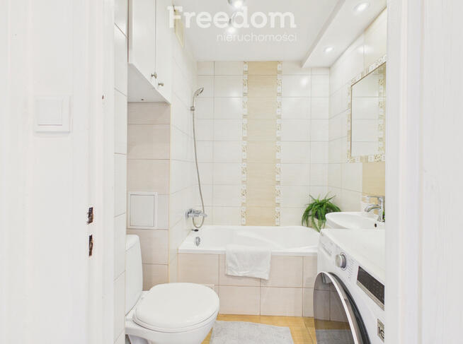 Słoneczne mieszkanie balkon i widok na góry