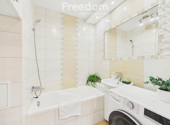 Słoneczne mieszkanie balkon i widok na góry