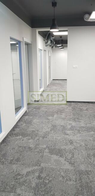 Profesjonalny biurowiec , recepcja , usługi Ochota