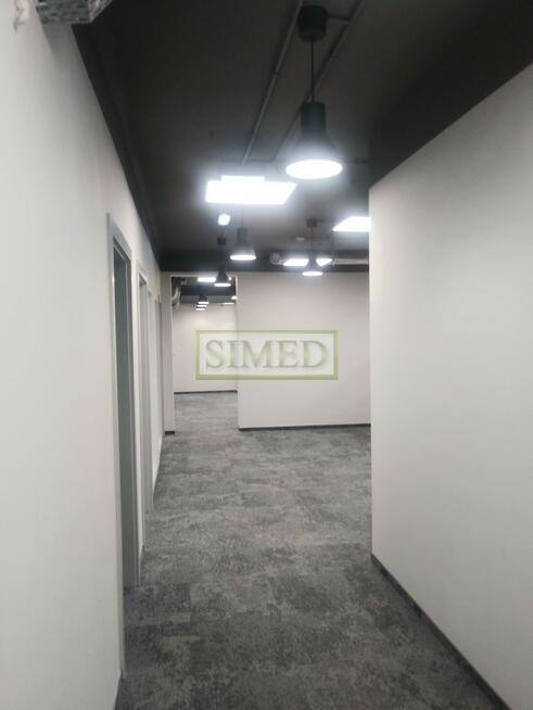 Profesjonalny biurowiec , recepcja , usługi Ochota