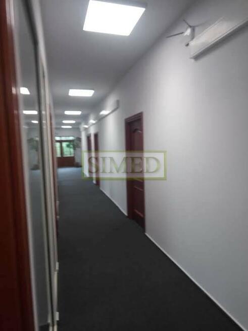 Biuro 3 pokoje , parking ,dostęp24h,recepcja .