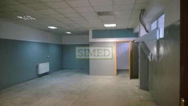 Parter,parkig,wysokość ponad 3 m,dostęp 24h