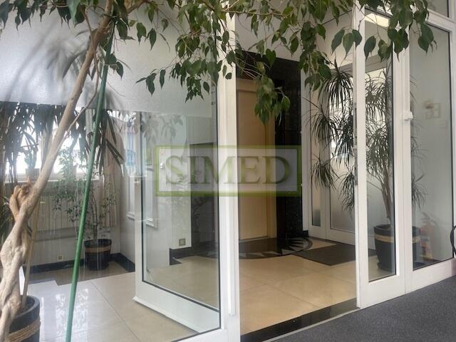 Biurowiec,parking, dostęp24,ochrona,światłowód