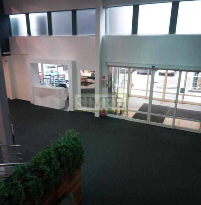 Wynajem lokalu handlowo-usługowego 200 m², Mokotów