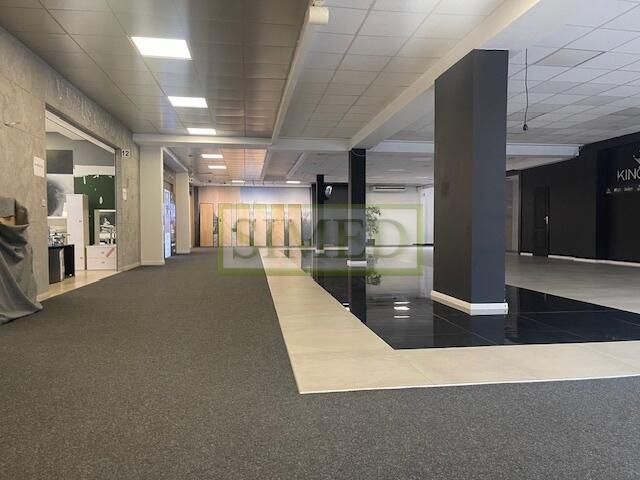 Wynajem lokalu handlowo-usługowego 200 m², Mokotów