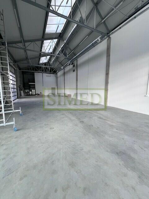 Warsztat , sklep hurtownia blisko obwodnicy