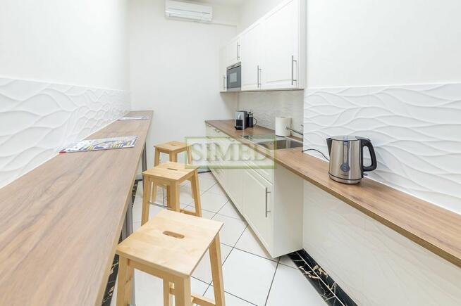 Niski parter, parking, dostęp24h ,ochrona.cisza