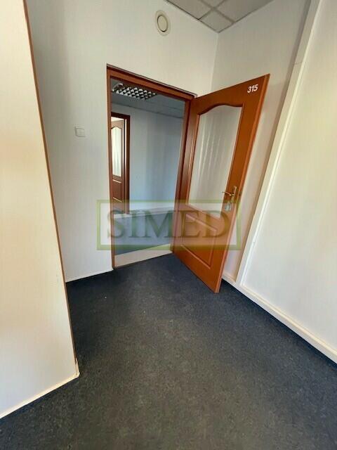 Biuro ,6 pokoi ,ochrona ,recepcja dostęp24h,winda