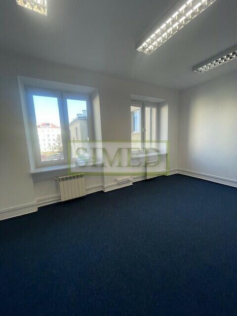 Dostep24h,recepcja,ochrona,parking,widne,wys.3m