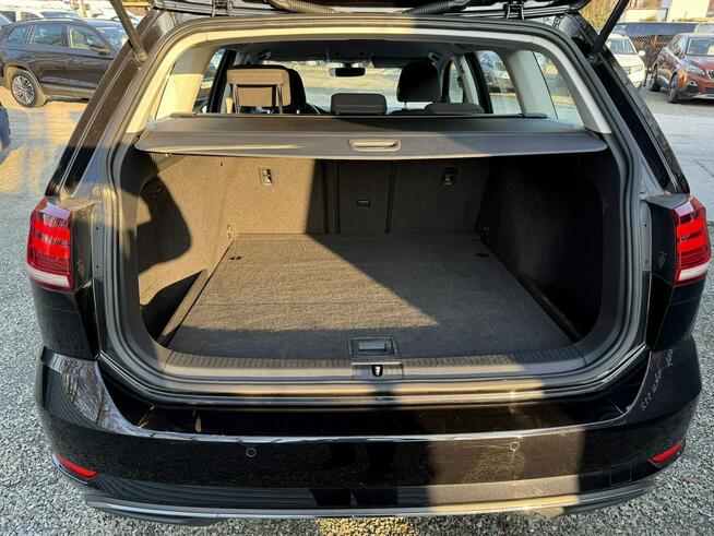 Volkswagen Golf Automat DSG. 2018/19r. Alcantara . Navigacja. Masaże. Radar. Asystent.