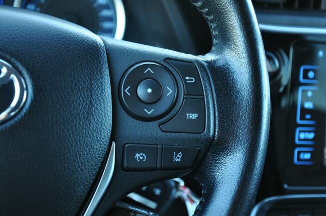 Toyota Corolla 1.6B 132KM Manual Kamera cofania Nawigacja CZujniki SalonPL