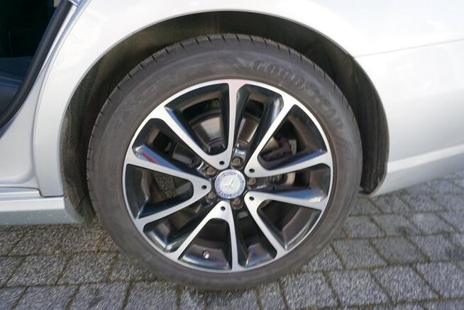 Mercedes E 220 polski salon , serwisowany, jeden właściciel