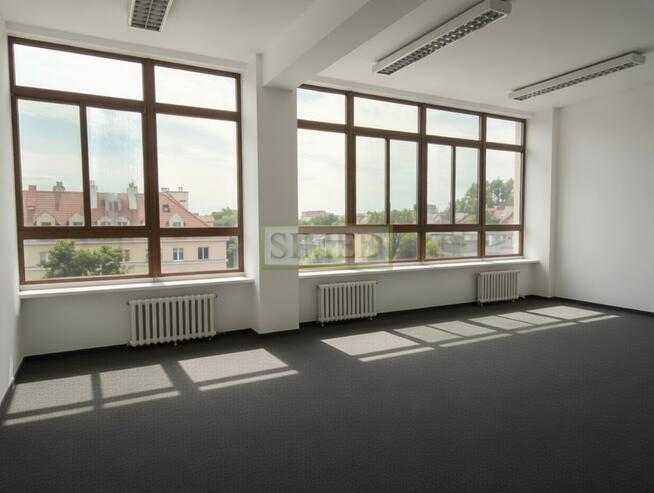 Dostep24h,recepcja,ochrona,poczekalnia,wys 4m .