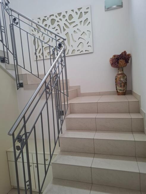 Dom dwurodzinny w Miodówku -jezioro las