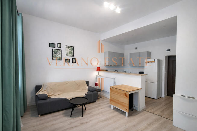 Okazja !!! kawalerka w kamienicy - blisko UM