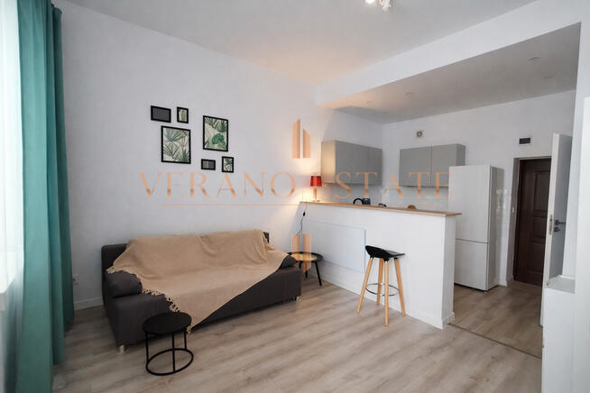 Okazja !!! kawalerka w kamienicy - blisko UM