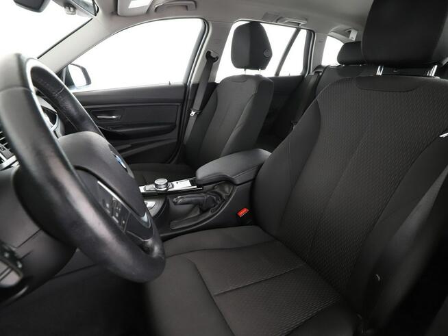 BMW 320 4x4 automat navi full LED klima auto grzane fotele kamera i czujniki p