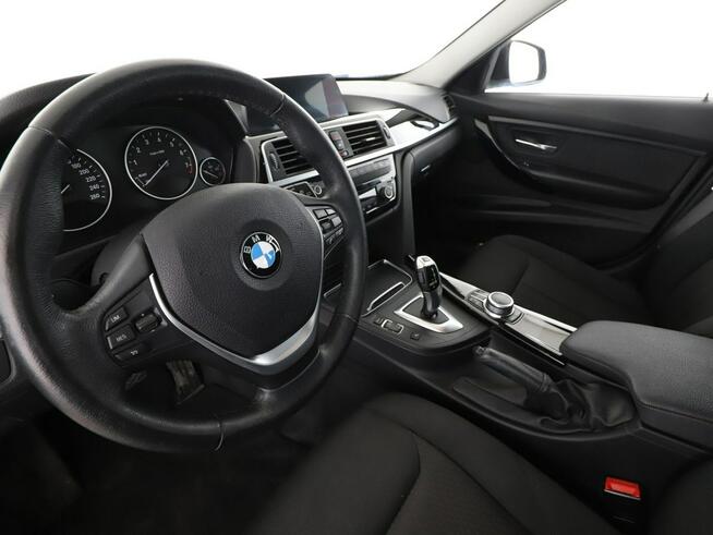 BMW 320 4x4 automat navi full LED klima auto grzane fotele kamera i czujniki p