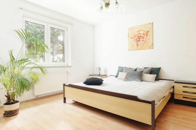 Dom z halą magazynową i dodatkowy mieszkaniem